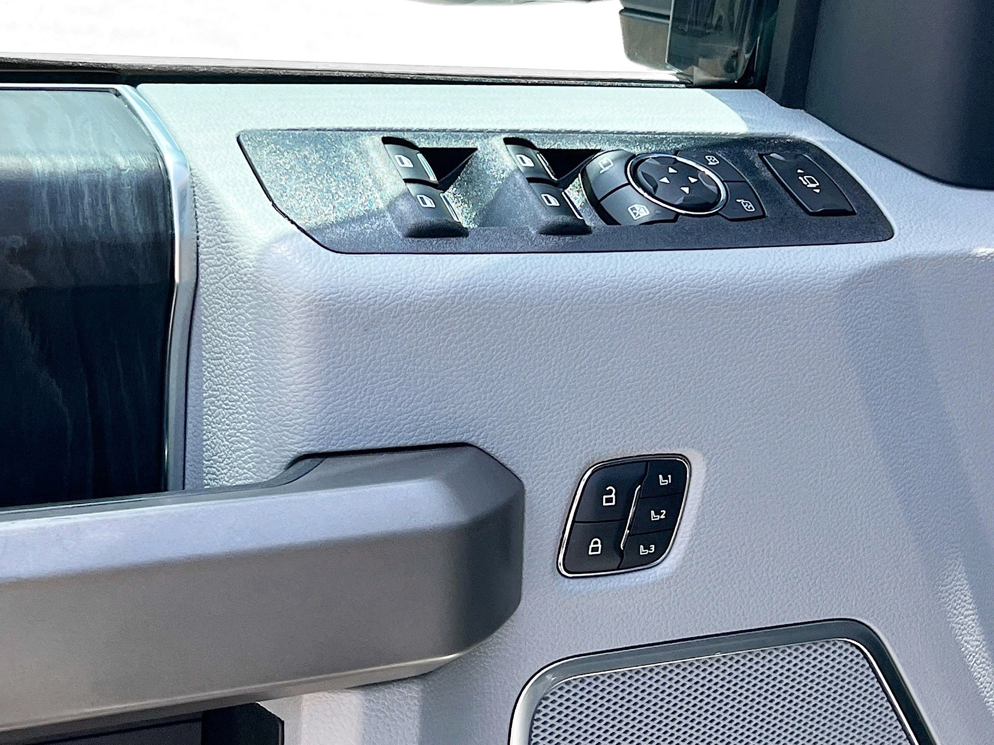 Used 2022 Ford F450 Limited w/ FX4 Off-Road Package AWD/4WD image 16