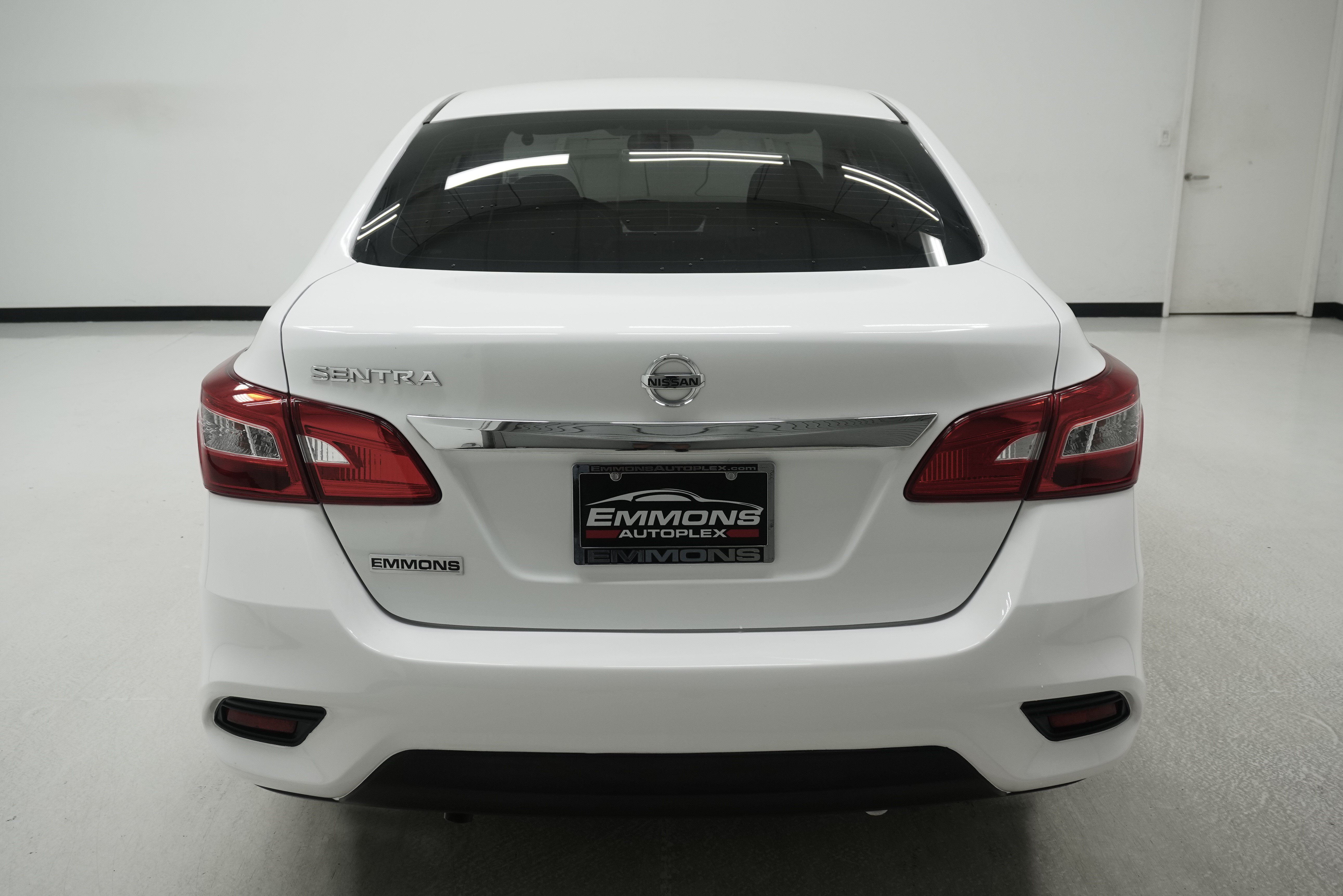 Used 2017 Nissan Sentra S FWD image 5