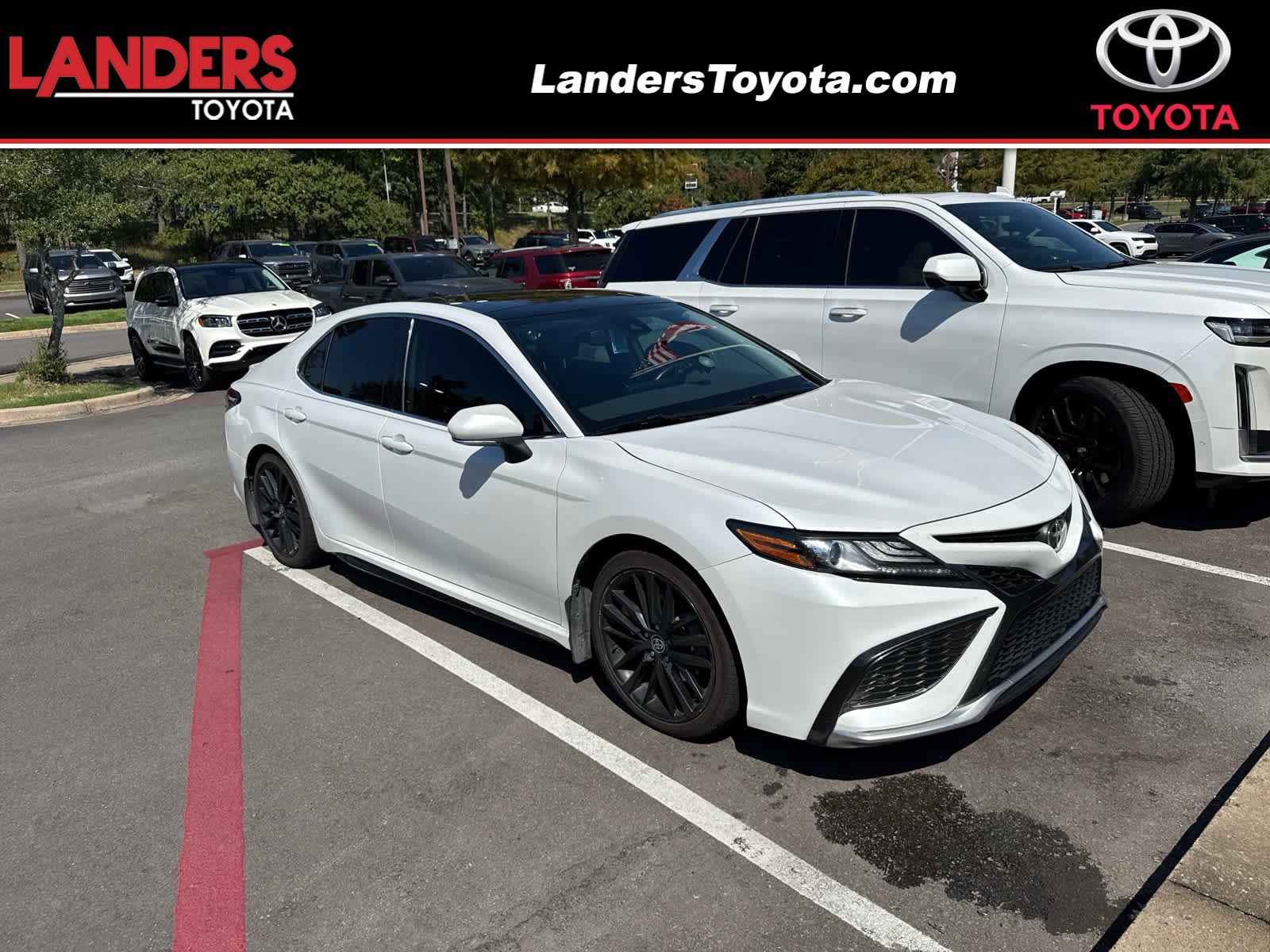 Used 2021 Toyota Camry XSE FWD image 1