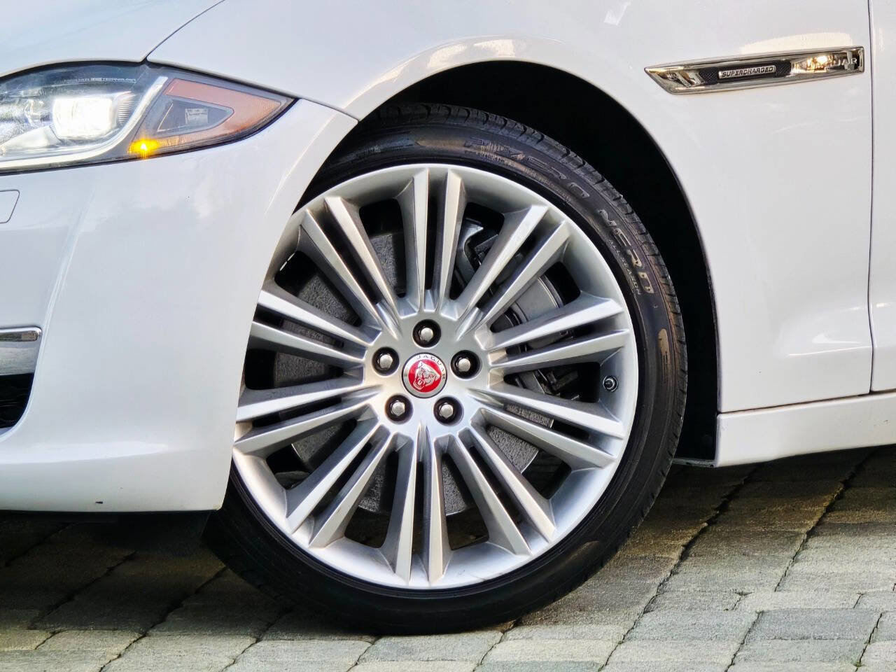 Used 2019 Jaguar XJ L Supercharged image 3