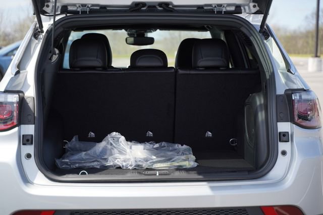 New 2026 Jeep Compass Latitude w/ Driver Assistance Group image 18