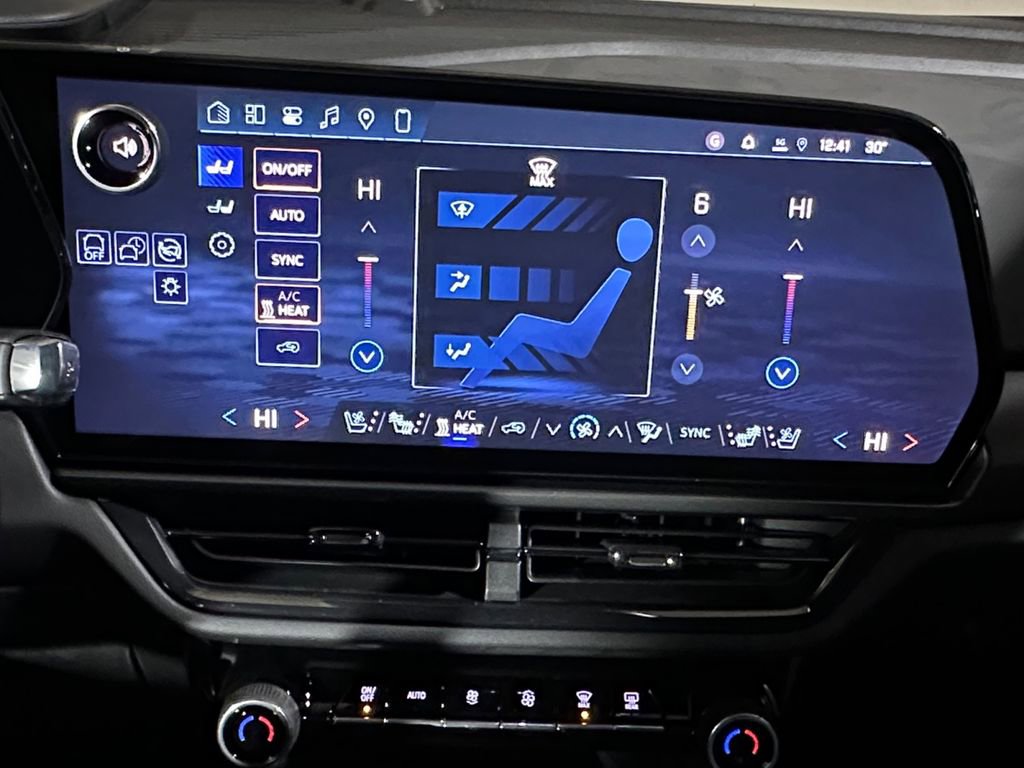 New 2026 Chevrolet Equinox EV RS image 16