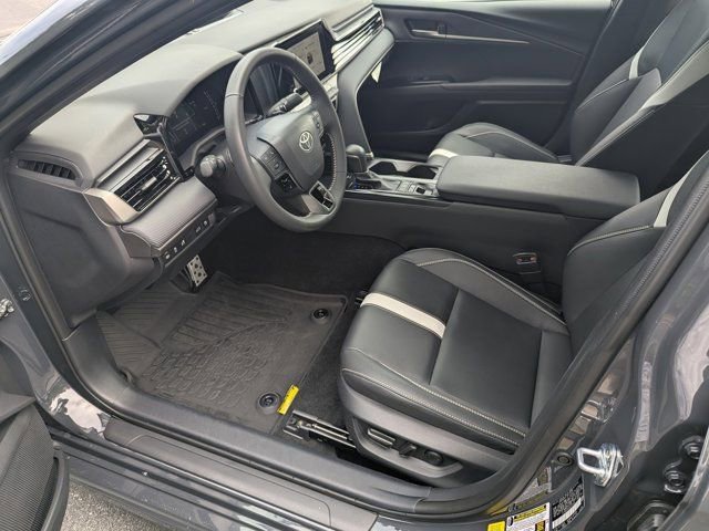 Used 2025 Toyota Camry SE w/ Convenience Package FWD image 9