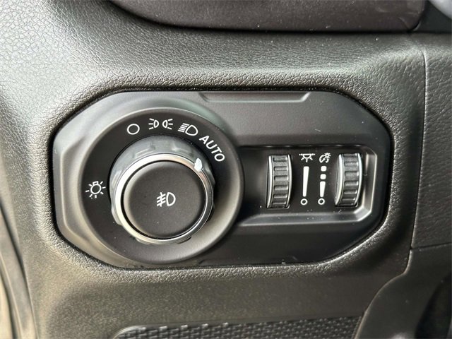 Certified 2020 Jeep Wrangler Unlimited Sahara image 31