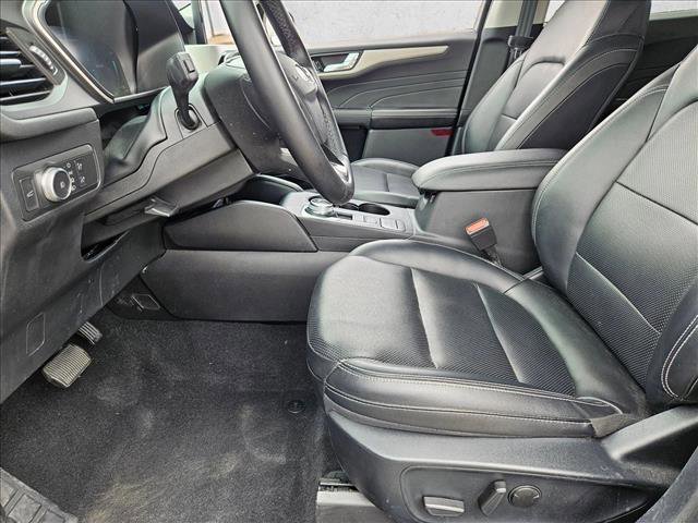 Used 2022 Ford Escape SEL w/ Technology Package FWD image 15
