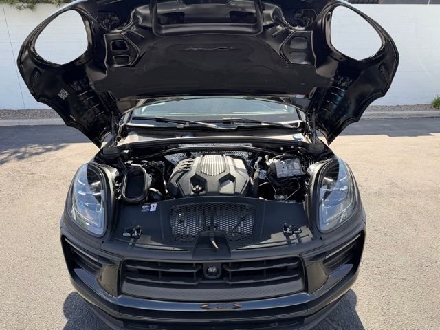 Used 2025 Porsche Macan AWD/4WD image 26