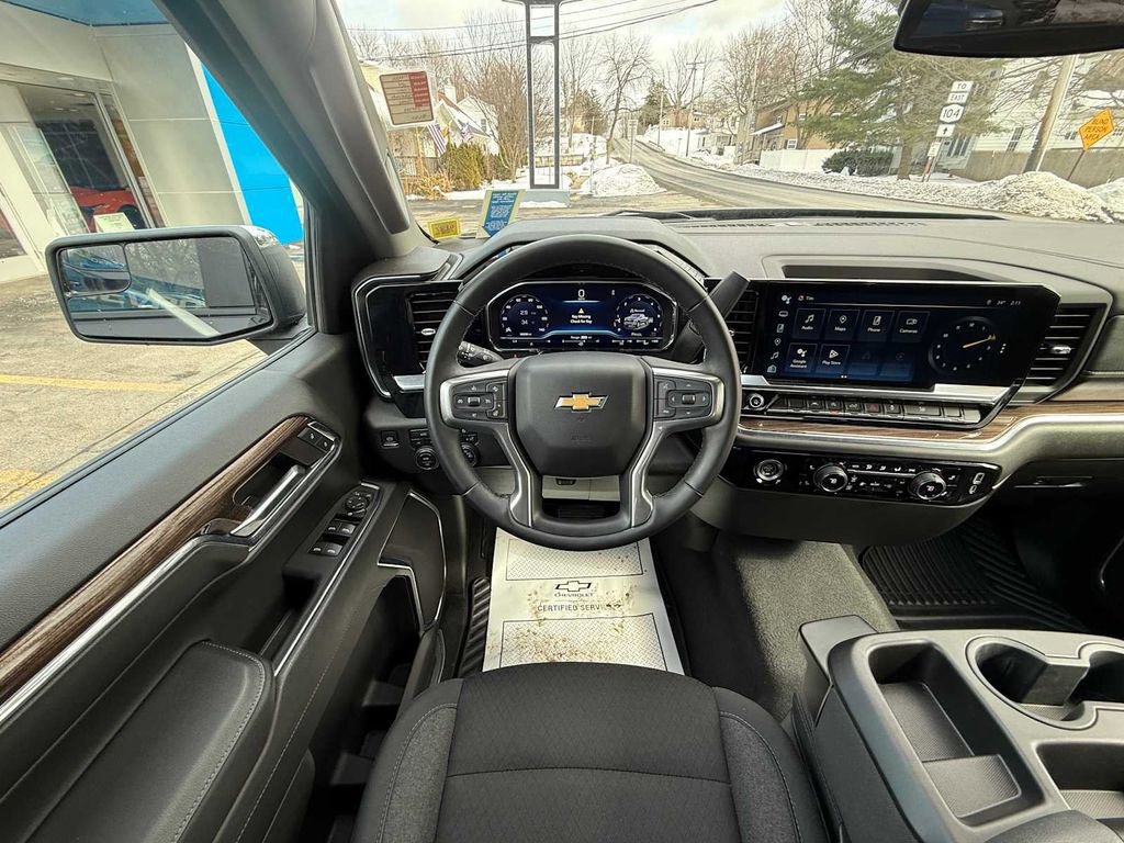 Used 2024 Chevrolet Silverado 1500 LT image 41