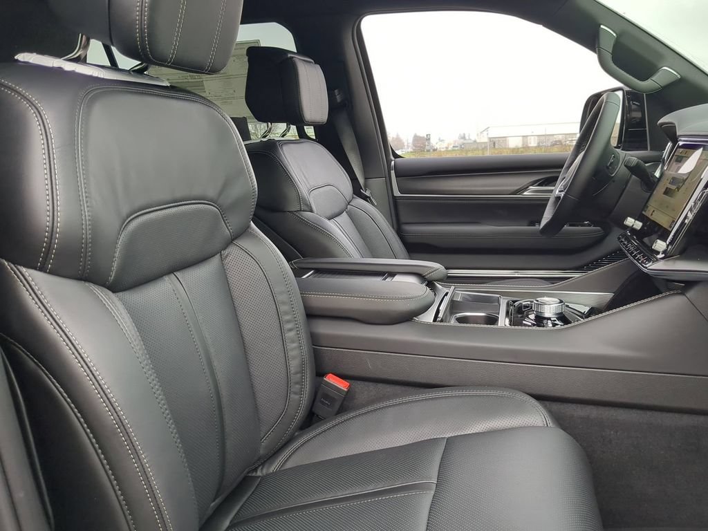 New 2026 Jeep Grand Wagoneer Summit w/ Rear Seat Video Group I AWD/4WD image 8
