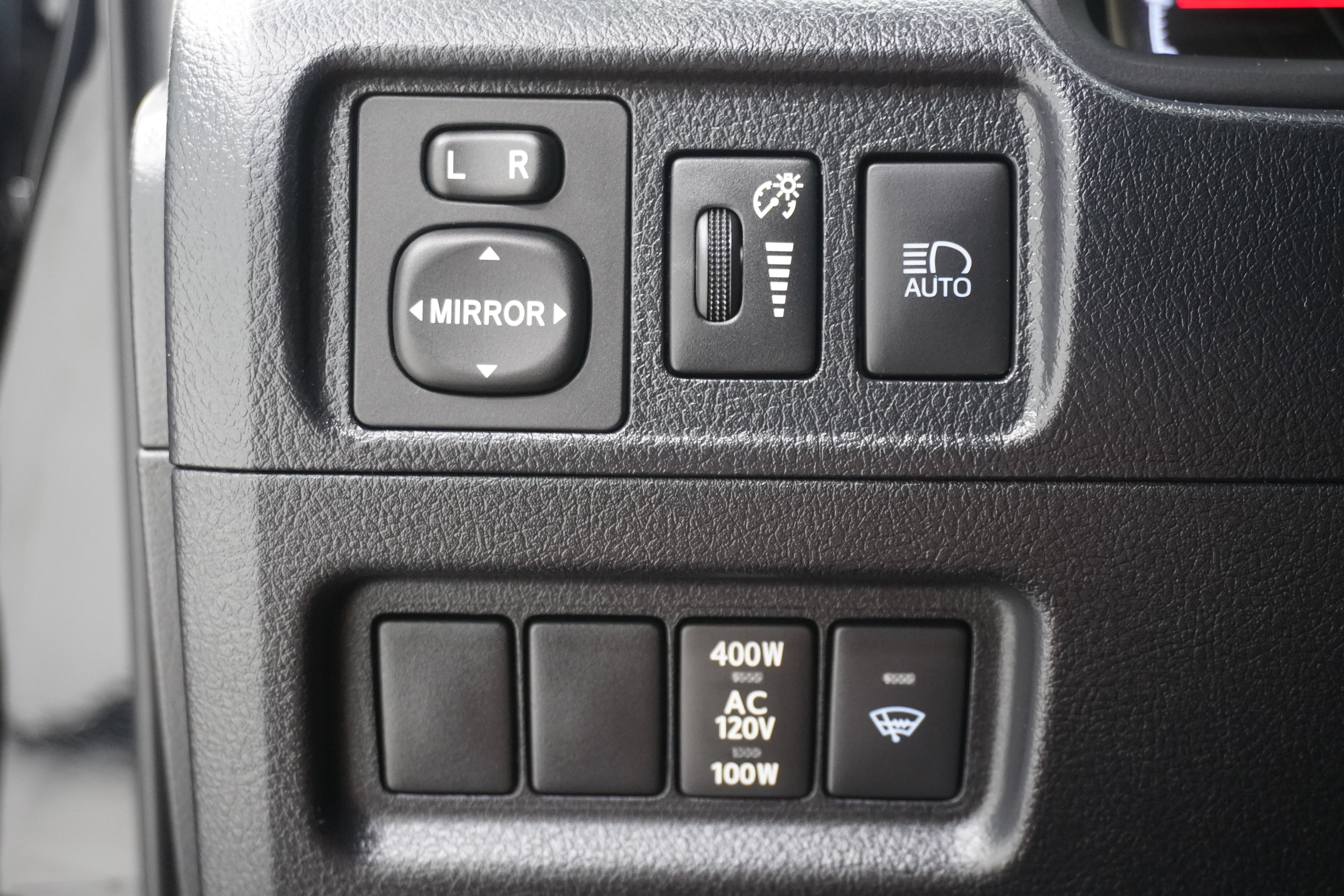 Used 2022 Toyota 4Runner SR5 Premium w/ Moonroof Package RWD image 26