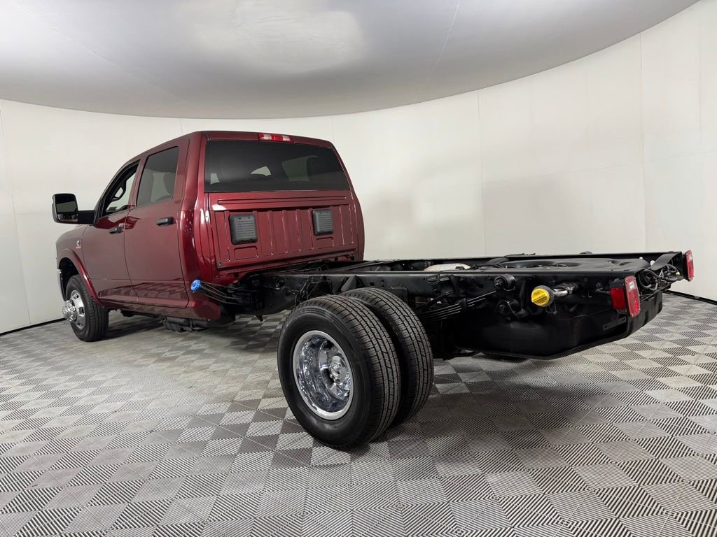 Used 2023 RAM 3500 Tradesman w/ Chrome Appearance Group AWD/4WD image 6