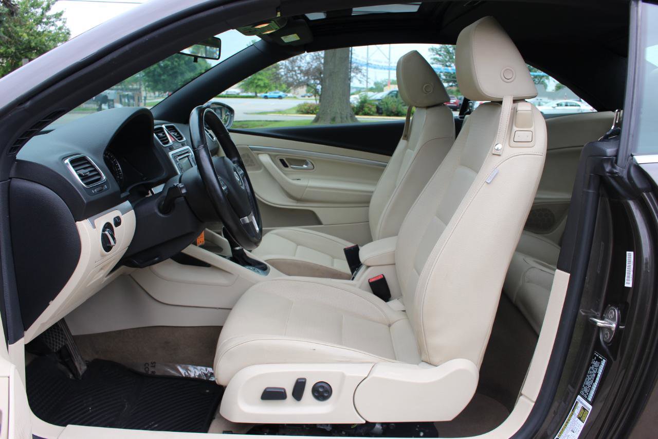 Used 2015 Volkswagen Eos Komfort FWD image 23