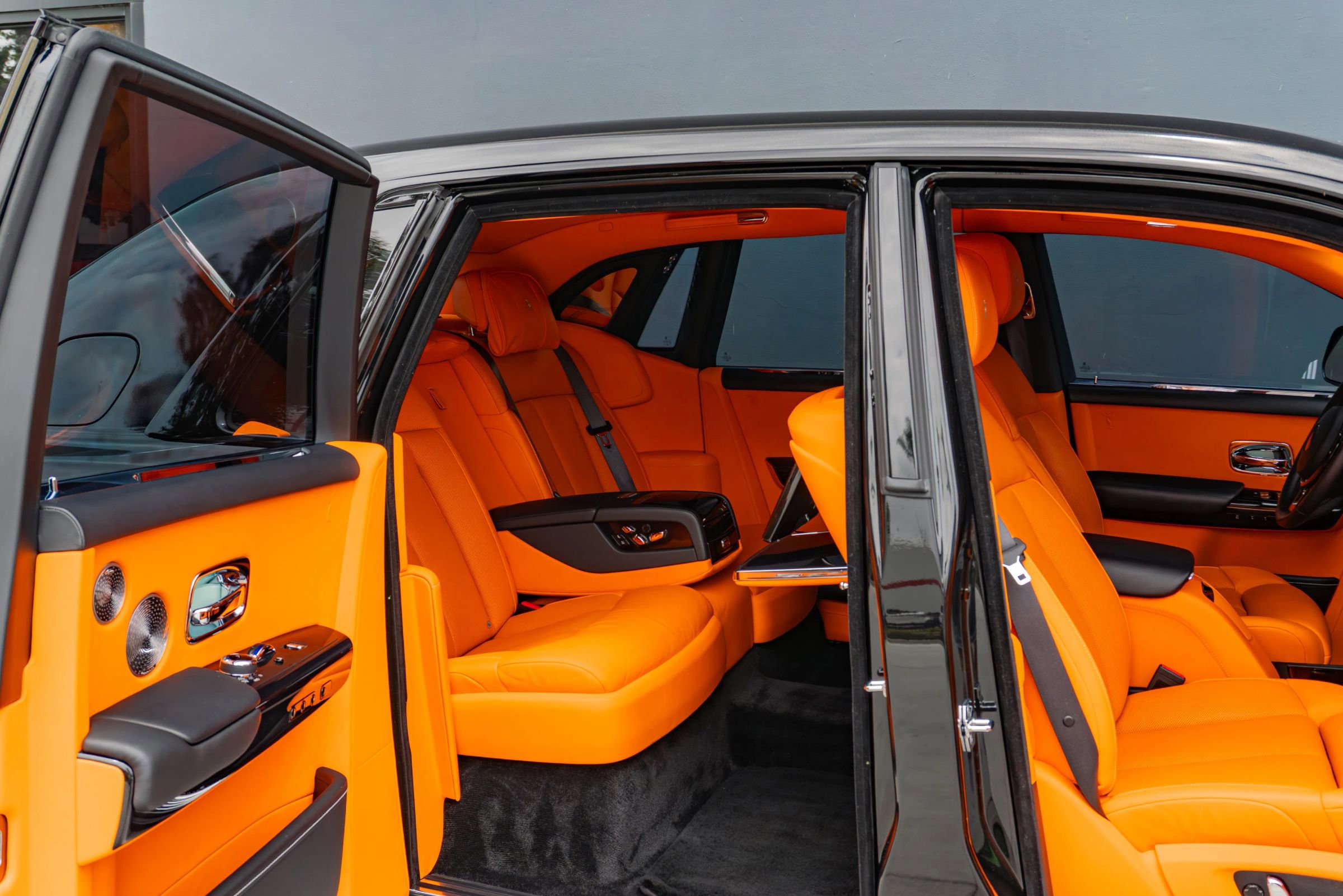 Used 2018 Rolls-Royce Phantom Sedan RWD image 59