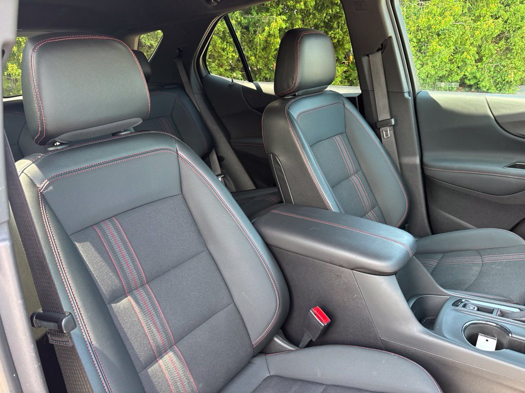 Used 2023 Chevrolet Equinox RS w/ LPO, Floor Liner Package FWD image 20
