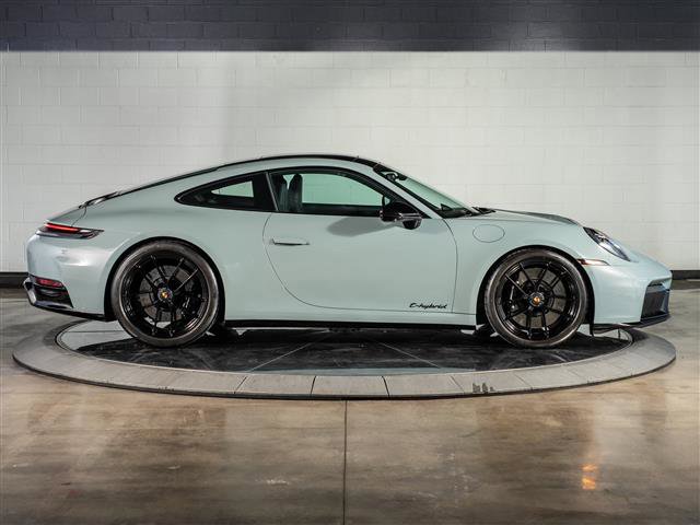 Certified 2025 Porsche 911 Carrera GTS RWD image 8