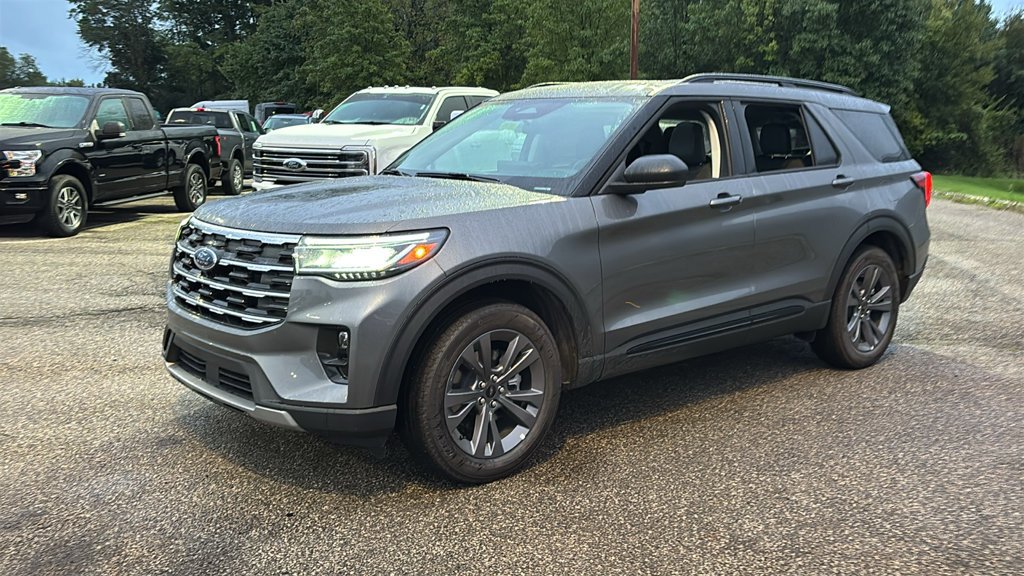New 2026 Ford Explorer Active w/ Active Comfort Package AWD/4WD image 2