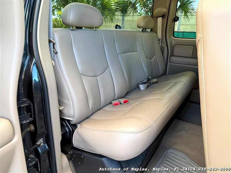 Used 2004 Chevrolet Silverado 2500 LT image 37