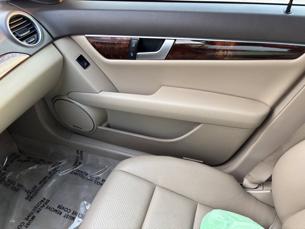 Used 2014 Mercedes-Benz C 250 Sedan image 26