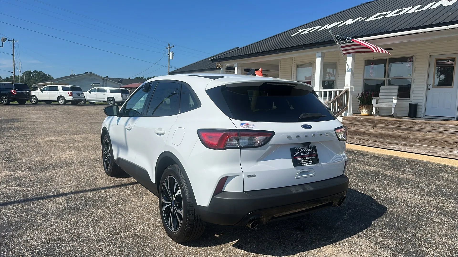Used 2022 Ford Escape SE w/ SE Sport Appearance Package FWD image 7