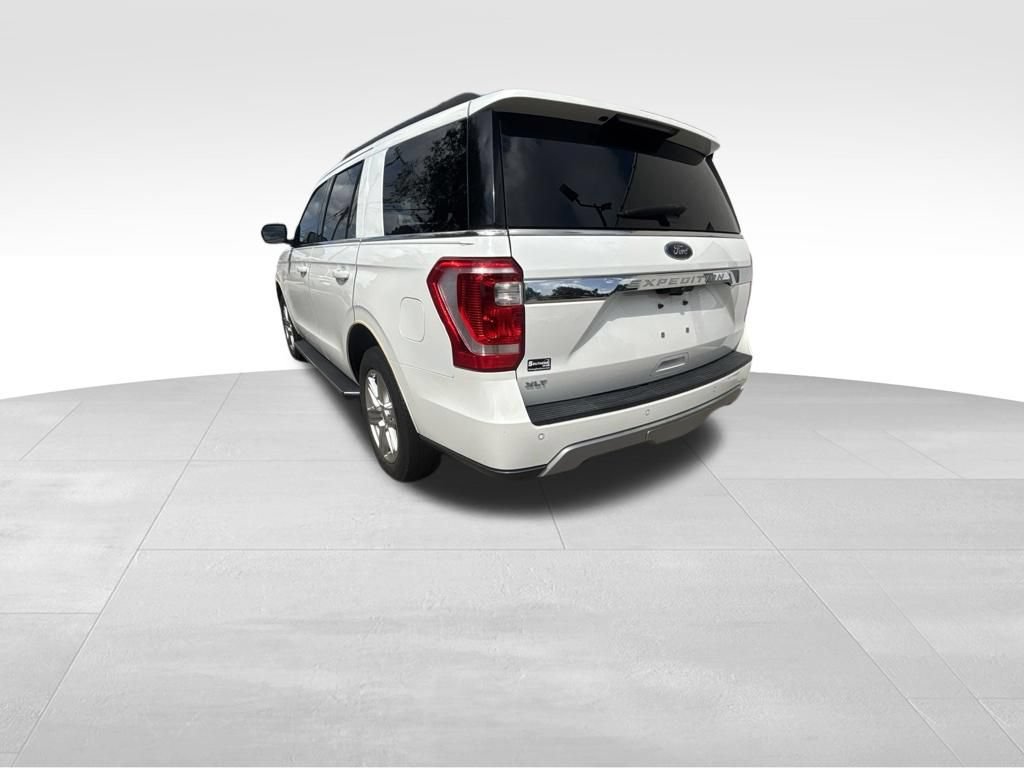 Used 2020 Ford Expedition XLT w/ Equipment Group 202A RWD image 4