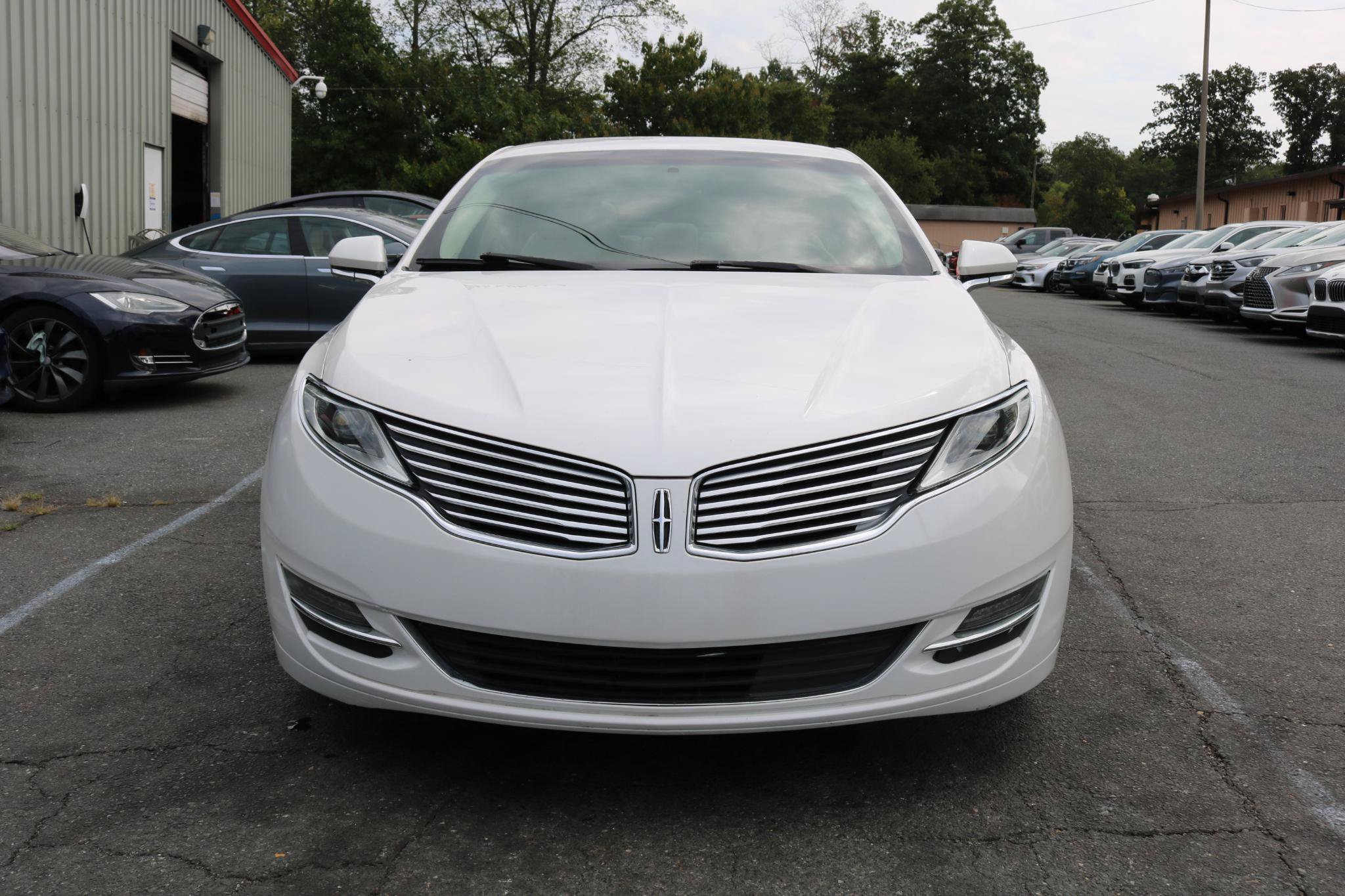 Used 2016 Lincoln MKZ FWD image 5