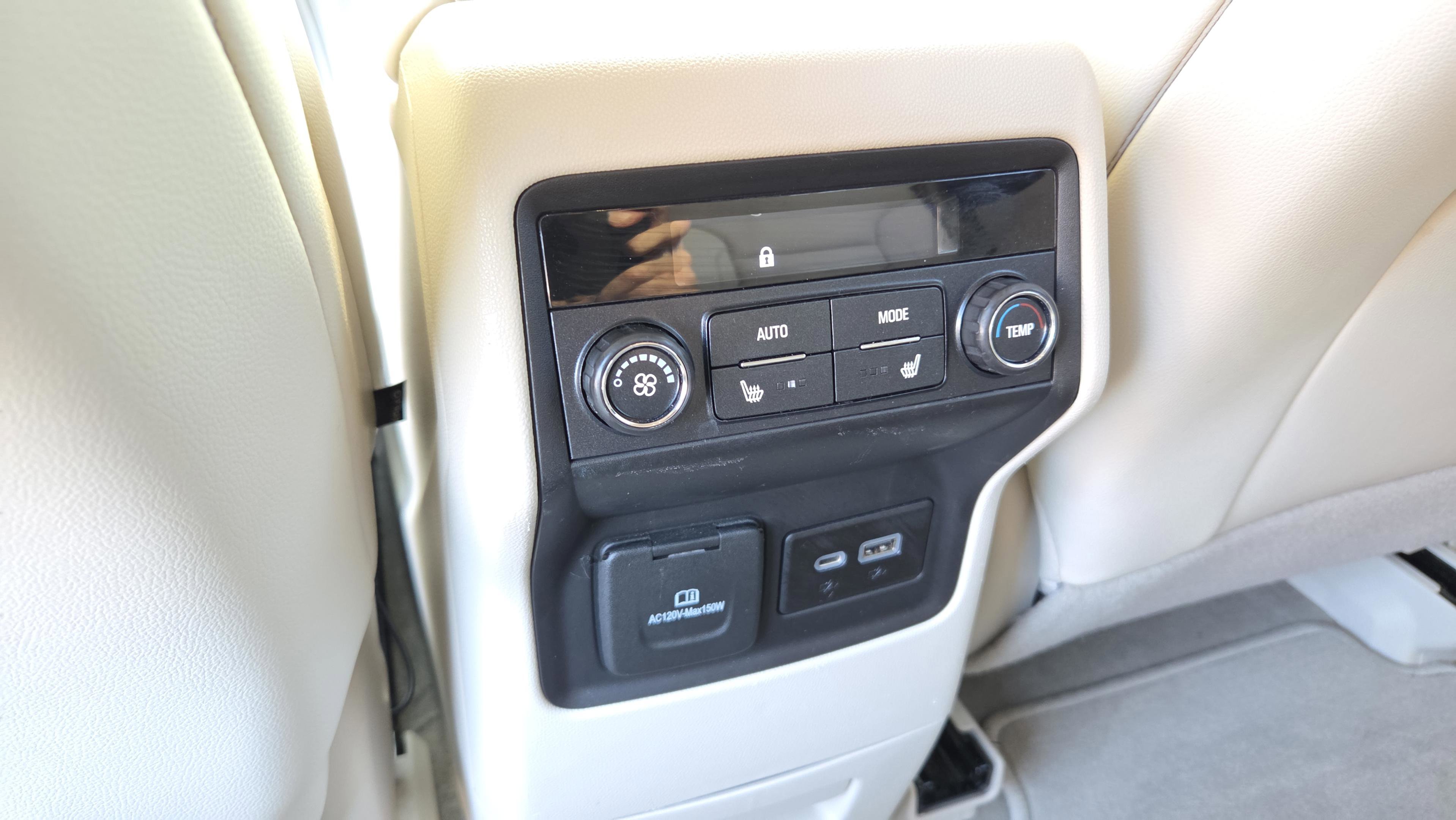 Used 2021 GMC Acadia Denali w/ Denali Technology Package image 25