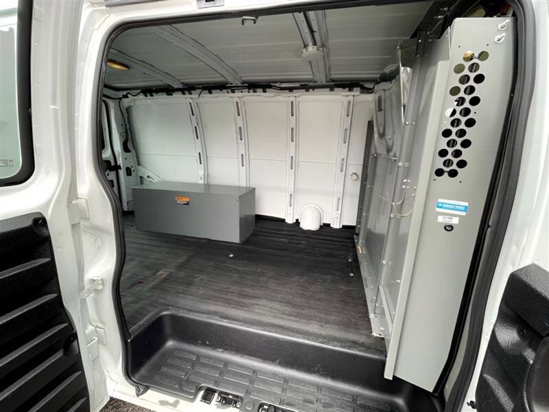 Used 2012 Chevrolet Express 2500 w/ Cold Climate Package image 19