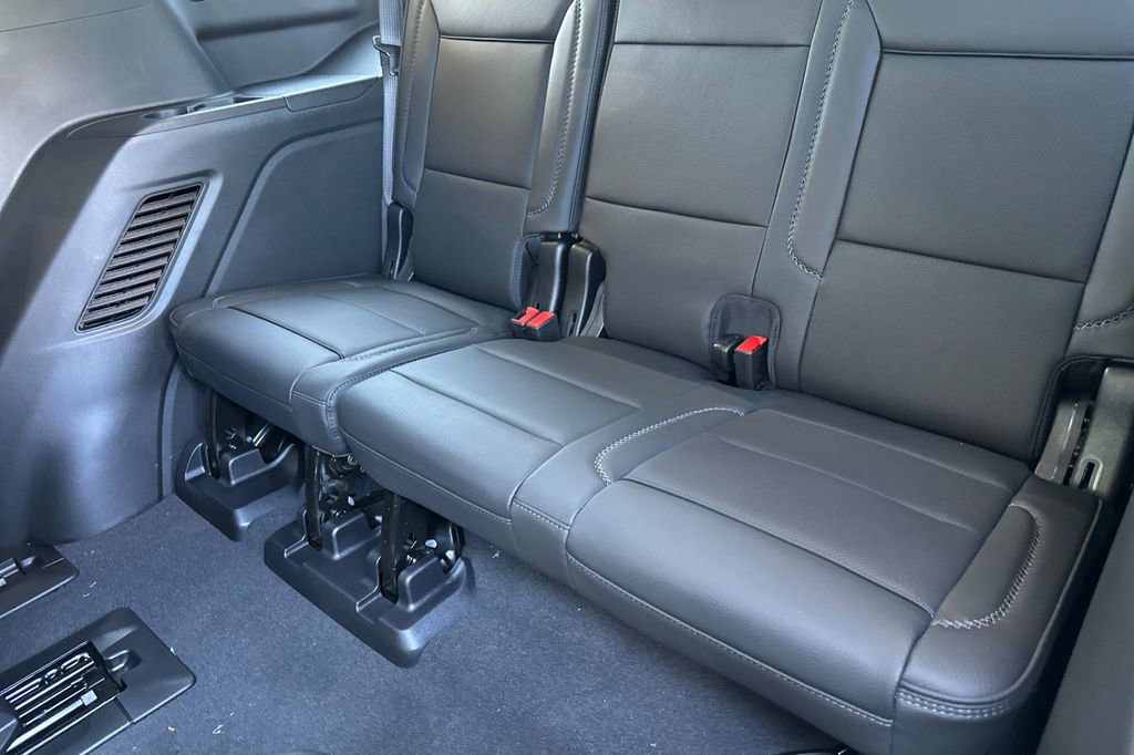 New 2026 GMC Yukon Denali w/ Denali Reserve Package AWD/4WD image 14