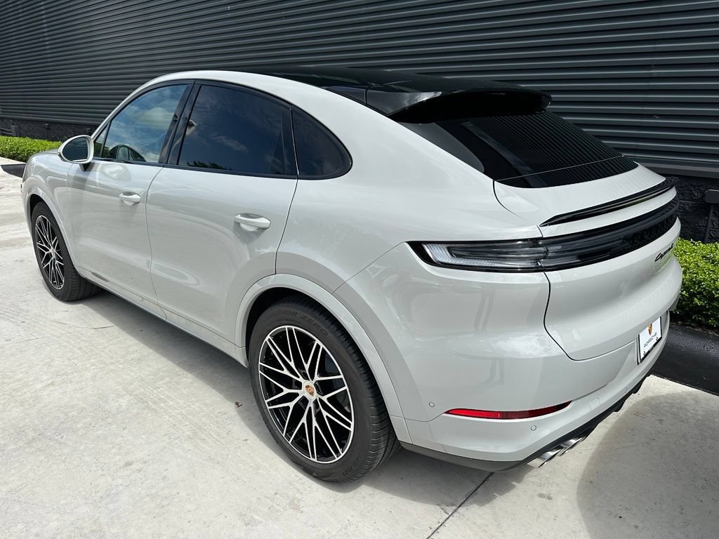 Used 2026 Porsche Cayenne S AWD/4WD image 3