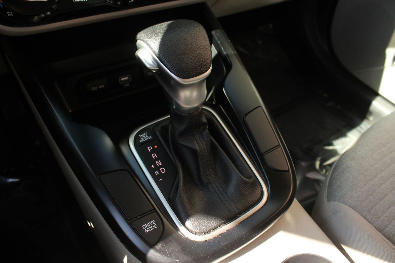 Used 2020 Kia Soul S FWD image 28