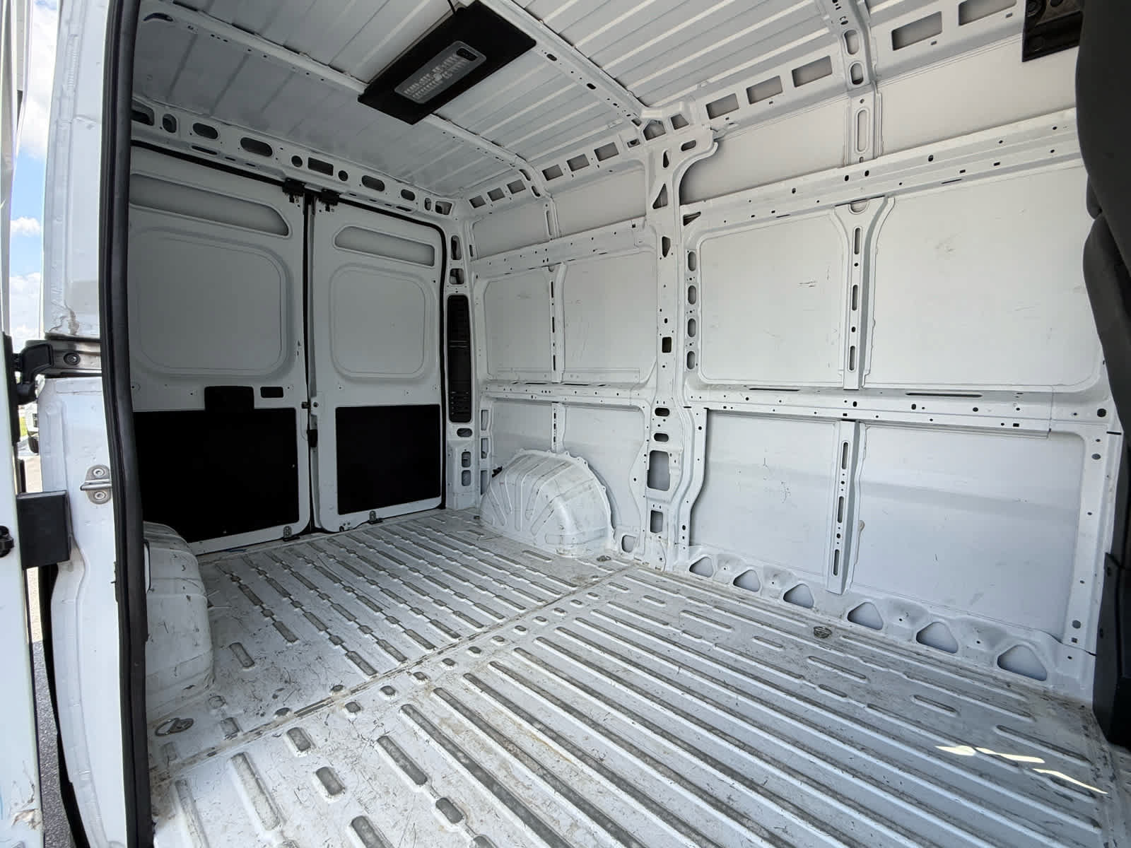 Used 2024 RAM ProMaster 2500 w/ Convenience Group FWD image 26