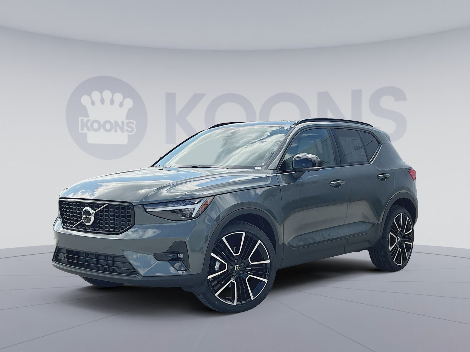 New 2026 Volvo XC40 B5 Ultra w/ Climate Package