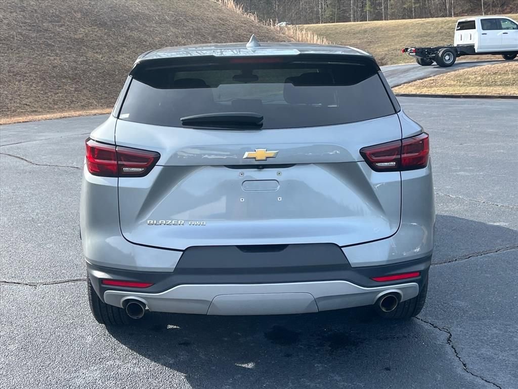 Used 2023 Chevrolet Blazer LT image 4
