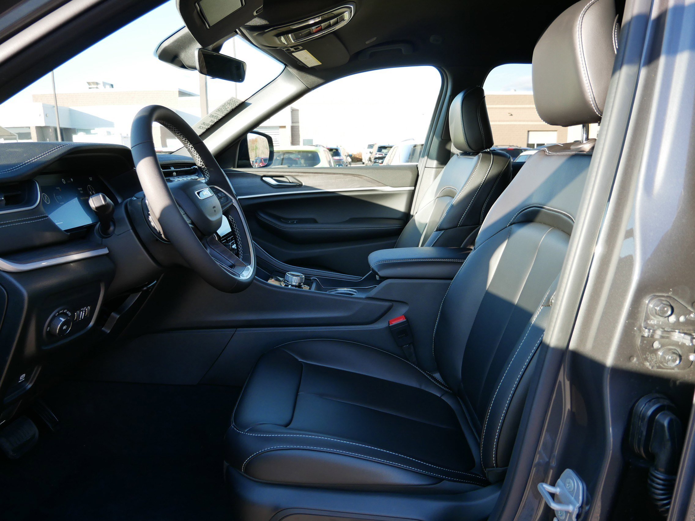 New 2025 Jeep Grand Cherokee L Limited image 6