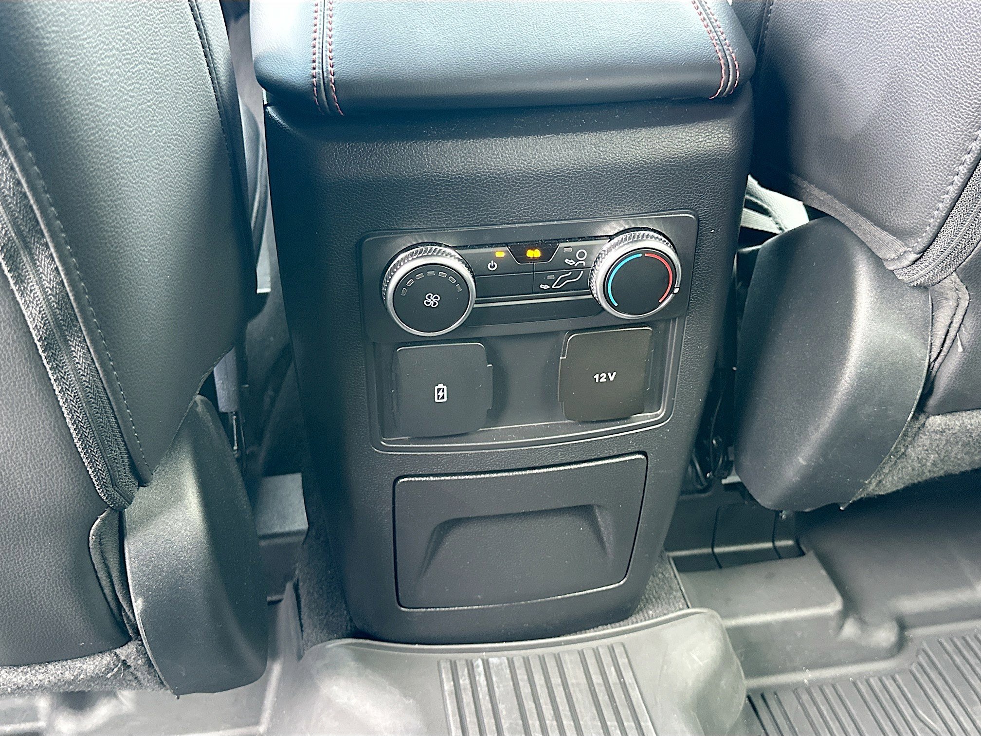 Certified 2022 Ford Explorer ST-Line w/ Class IV Trailer Tow Package image 25