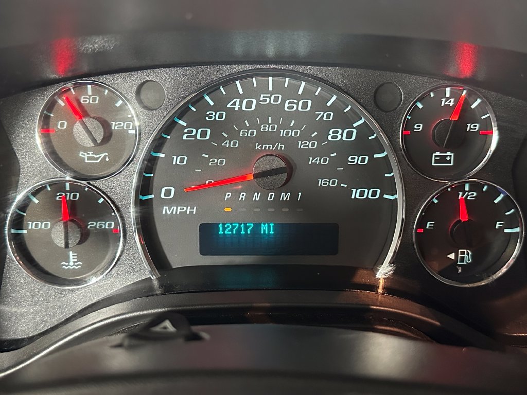 Used 2025 Chevrolet Express 2500 w/ Driver Convenience Package RWD image 13