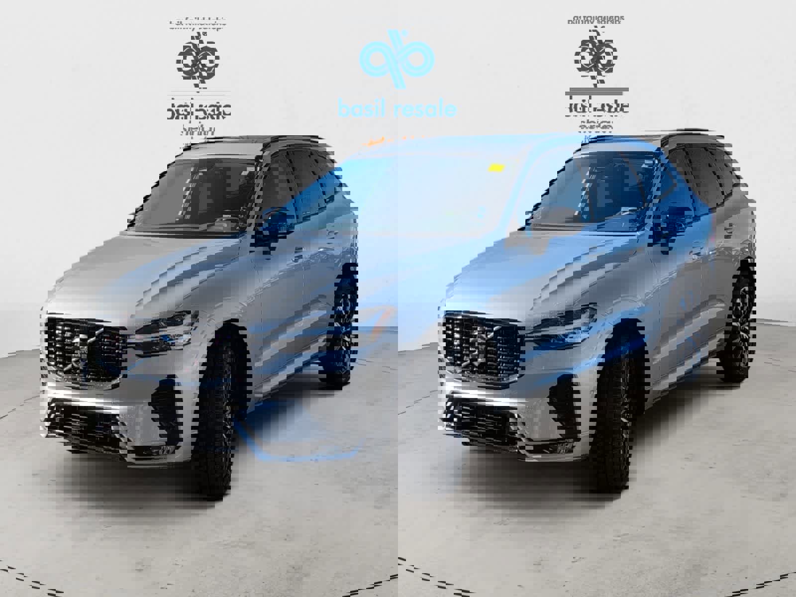 Used 2025 Volvo XC60 B5 Plus image 2