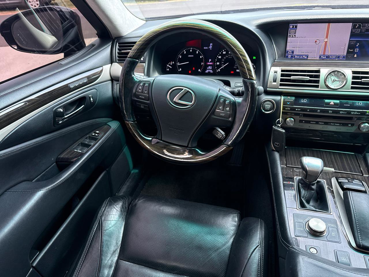 Used 2013 Lexus LS 460 L w/ Preferred Accessory Package RWD image 36