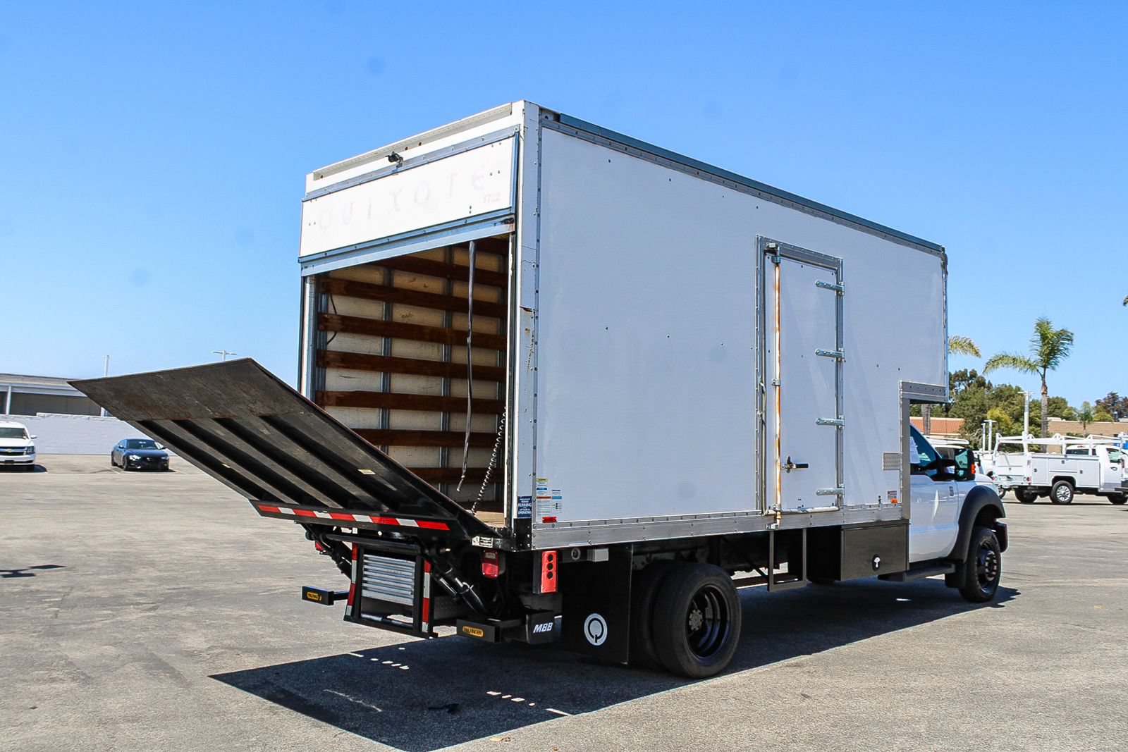 Used 2015 Ford F550 2WD Regular Cab Super Duty image 19