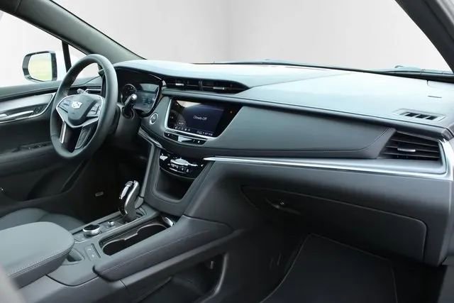 Used 2025 Cadillac XT5 Luxury image 11
