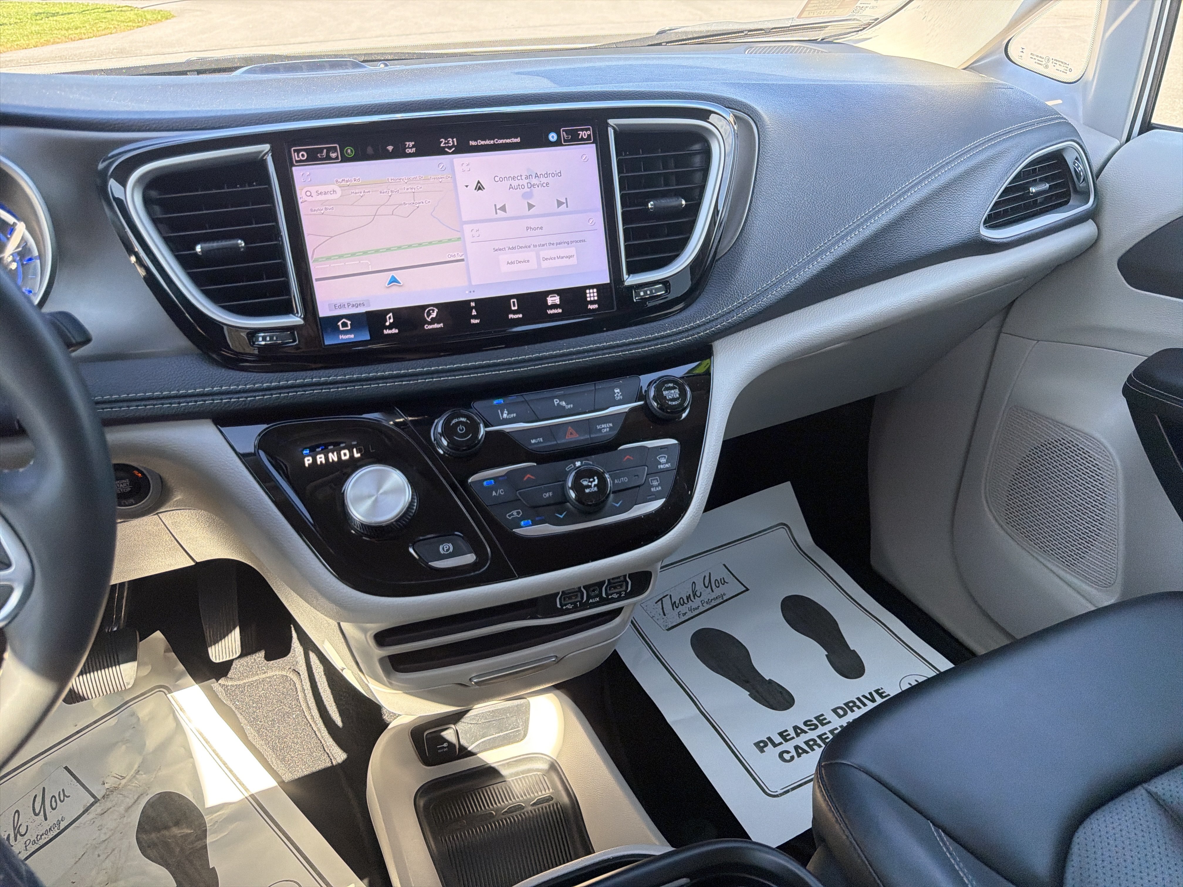 Used 2024 Chrysler Pacifica Limited FWD image 23