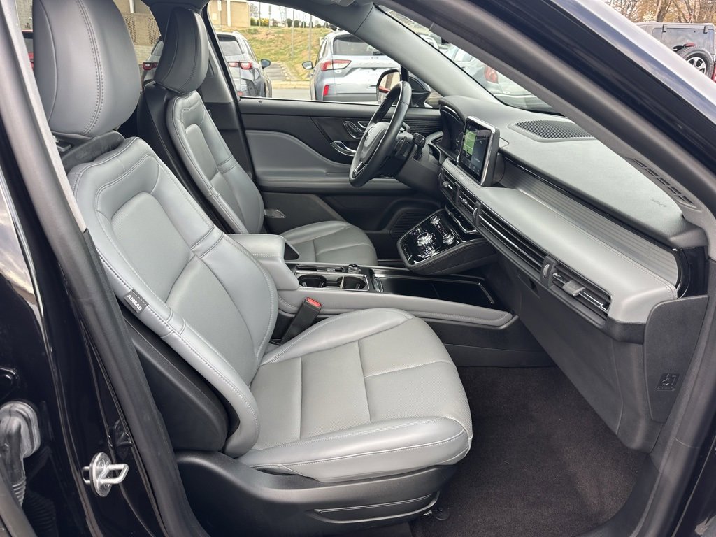 Used 2021 Lincoln Corsair AWD w/ Premium Package image 15