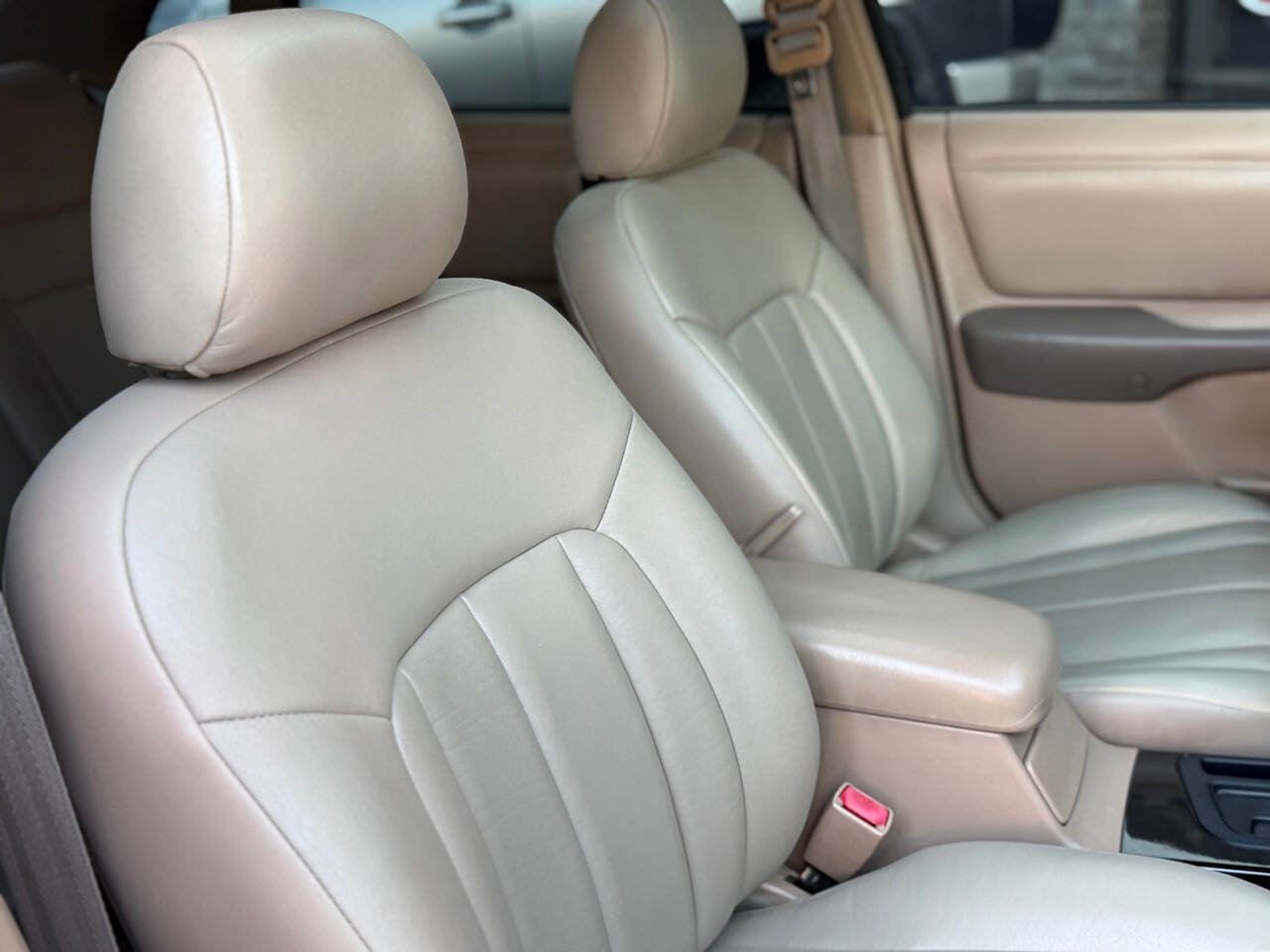 Used 1996 Toyota Avalon XLS image 64