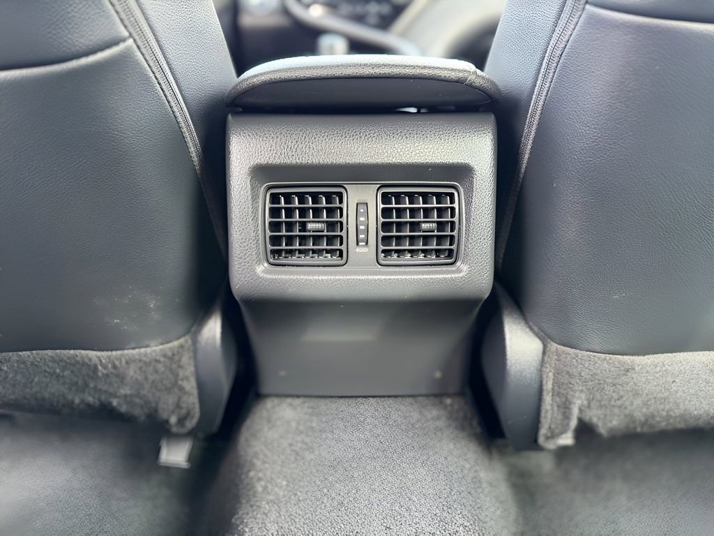 Used 2023 Toyota Camry XSE image 11