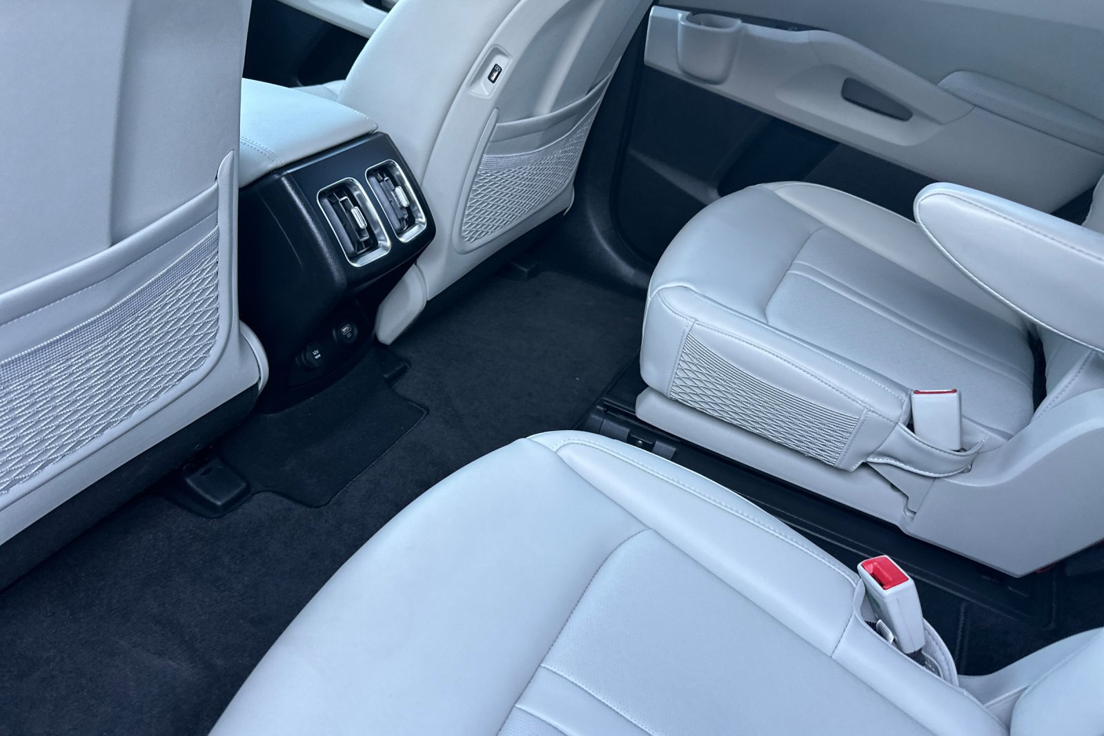 Used 2023 Kia Sorento EX image 13