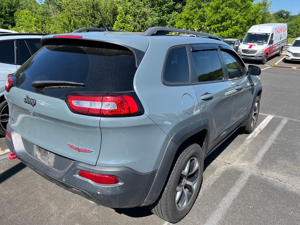 Used 2015 Jeep Cherokee Trailhawk w/ Comfort/Convenience Group AWD/4WD image 3