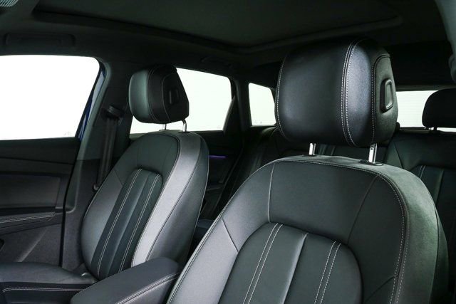 Used 2023 Audi Q4 e-tron Premium Plus w/ Premium Plus image 5