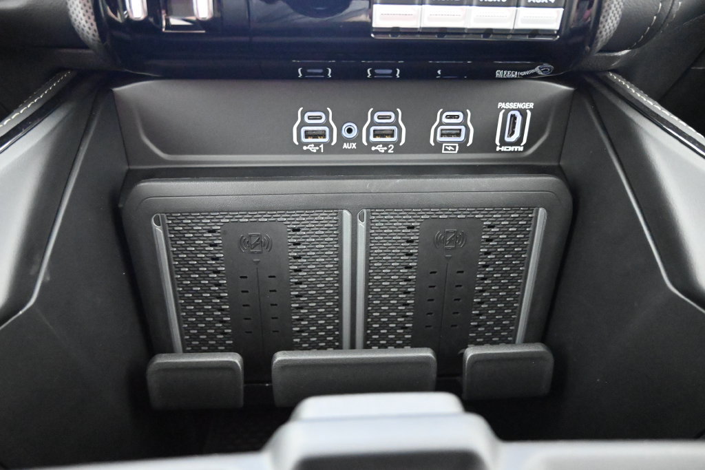 Used 2025 RAM 3500 Limited AWD/4WD image 33