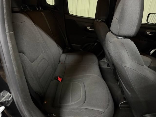 Used 2019 Jeep Renegade Latitude FWD image 21