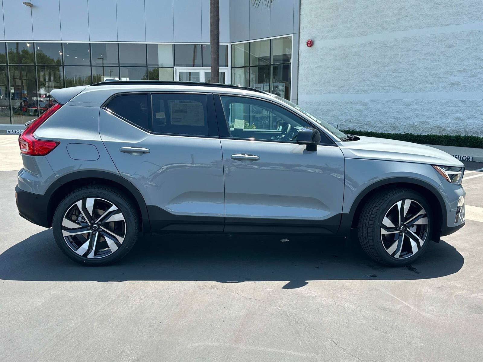New 2026 Volvo XC40 B5 Ultra w/ Climate Package AWD/4WD image 3