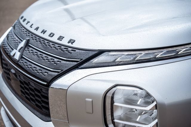 Used 2024 Mitsubishi Outlander SE AWD/4WD image 13